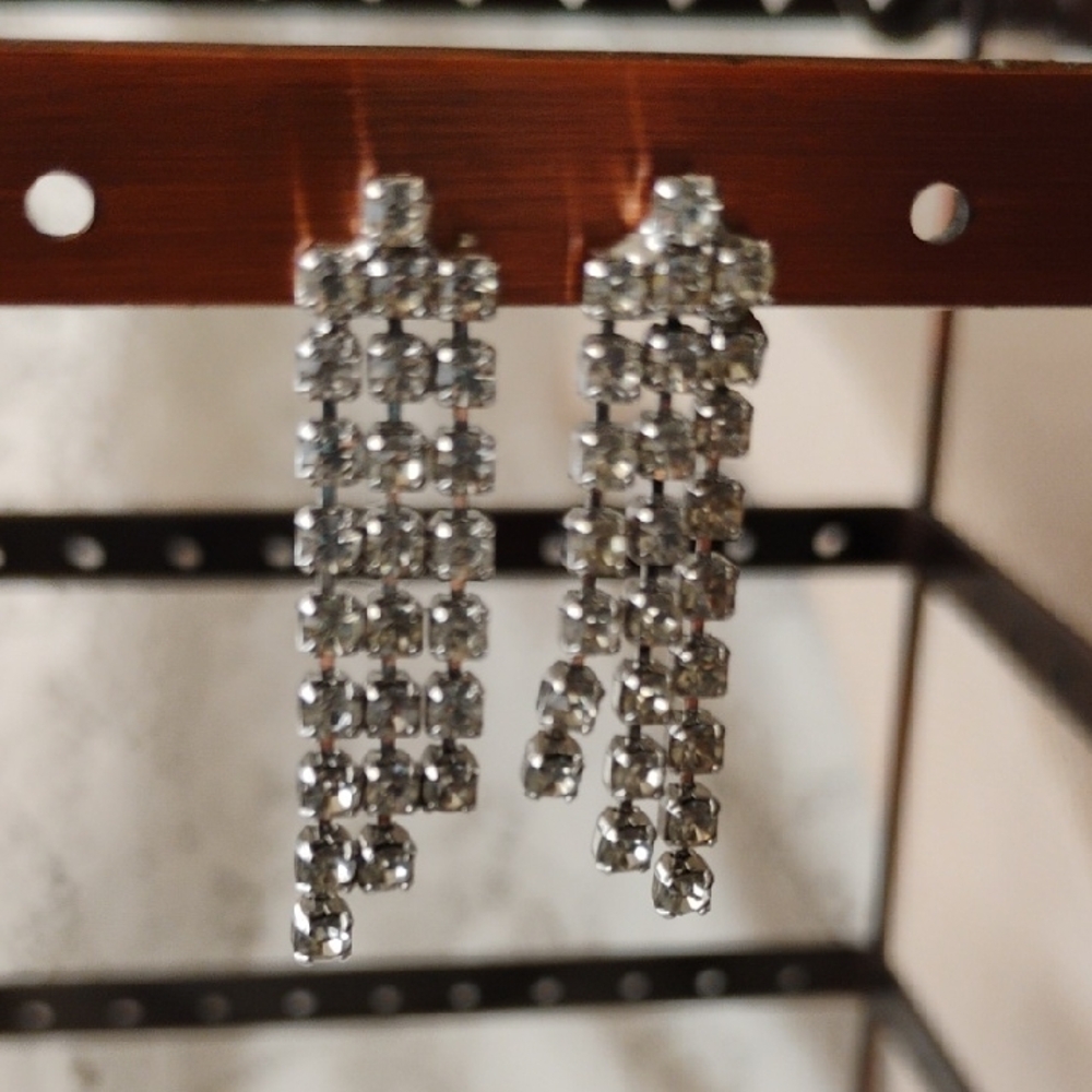 80's Style Dangle Earrings with rhinestones Water Fall Style - Picture 3 of 3